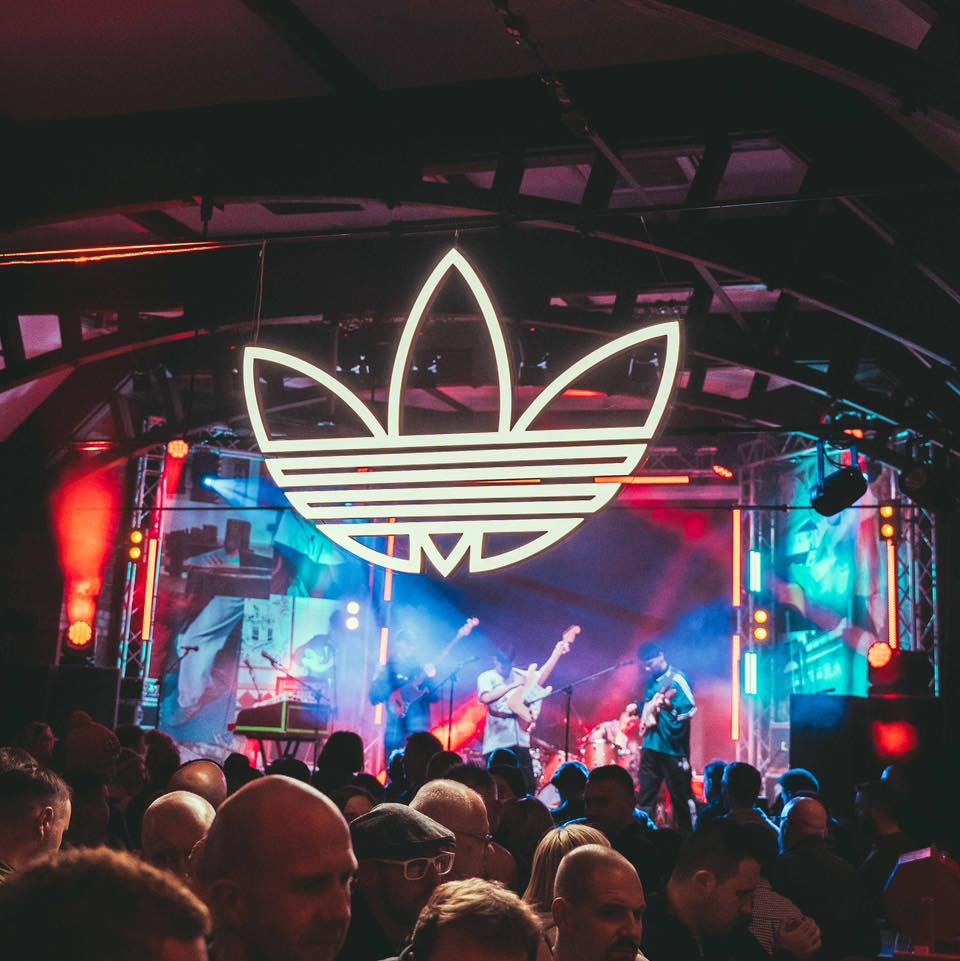 adidas originals size?event docks beers seaside series reverend and the makers on stage